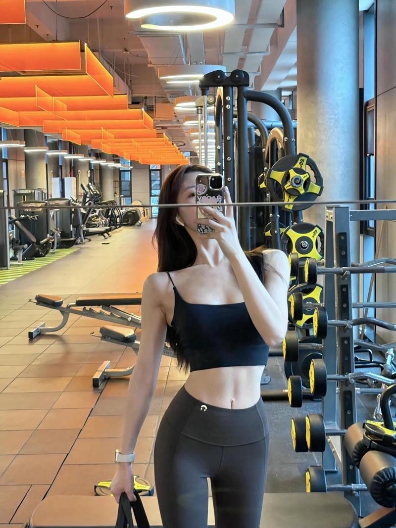 gái tập gym body chuẩn