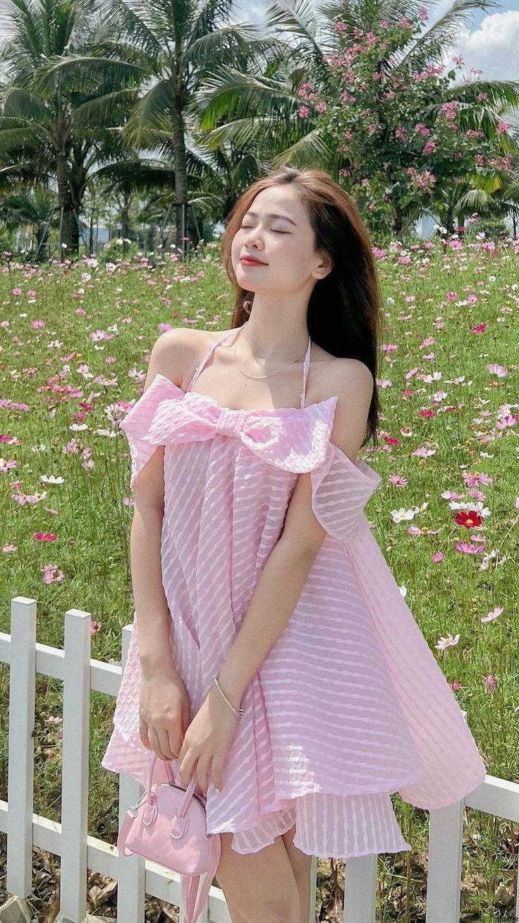 hình gái xinh mặc pinky cực xinh